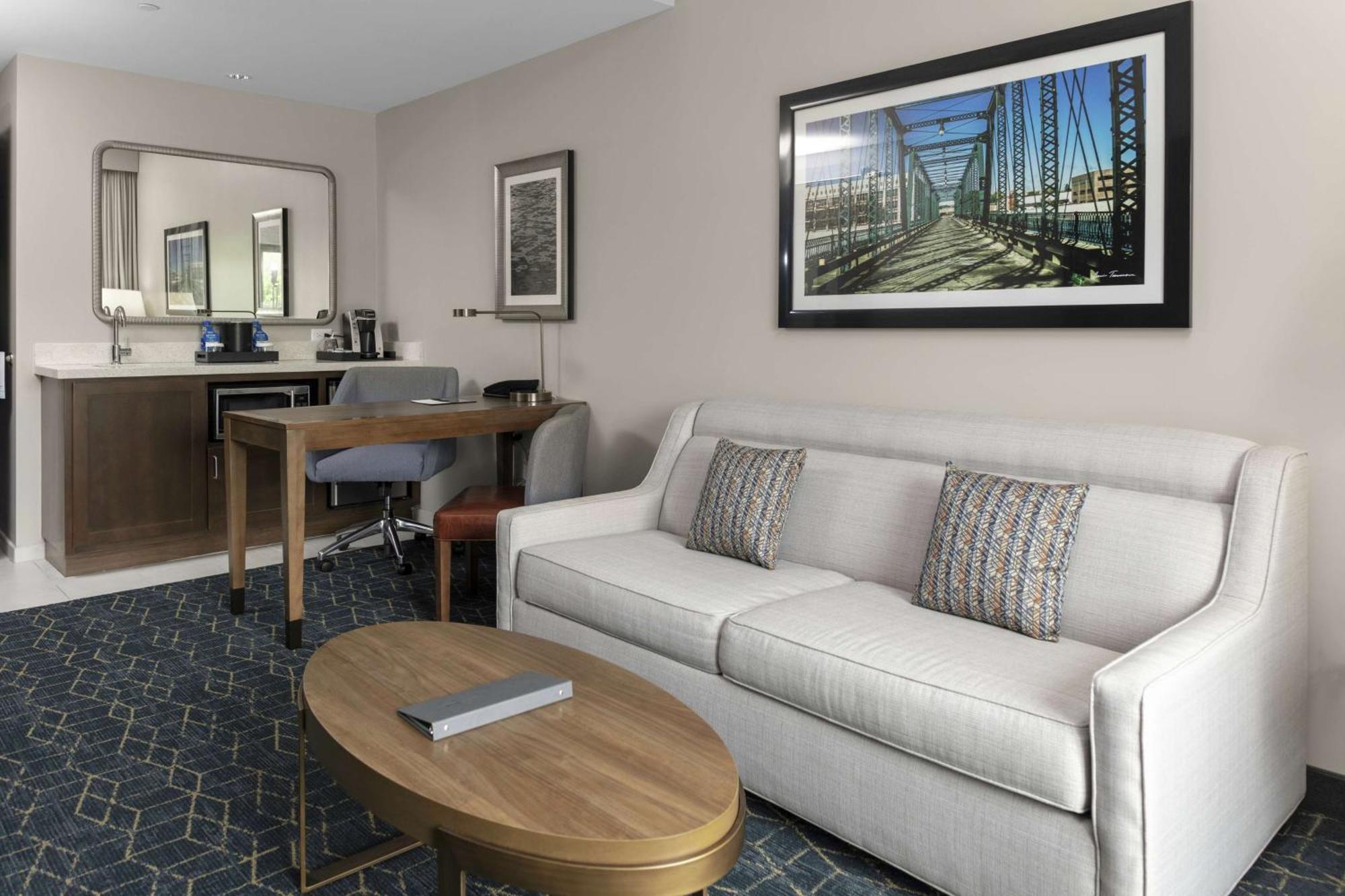 Embassy Suites By Hilton Grand Rapids Downtown Экстерьер фото